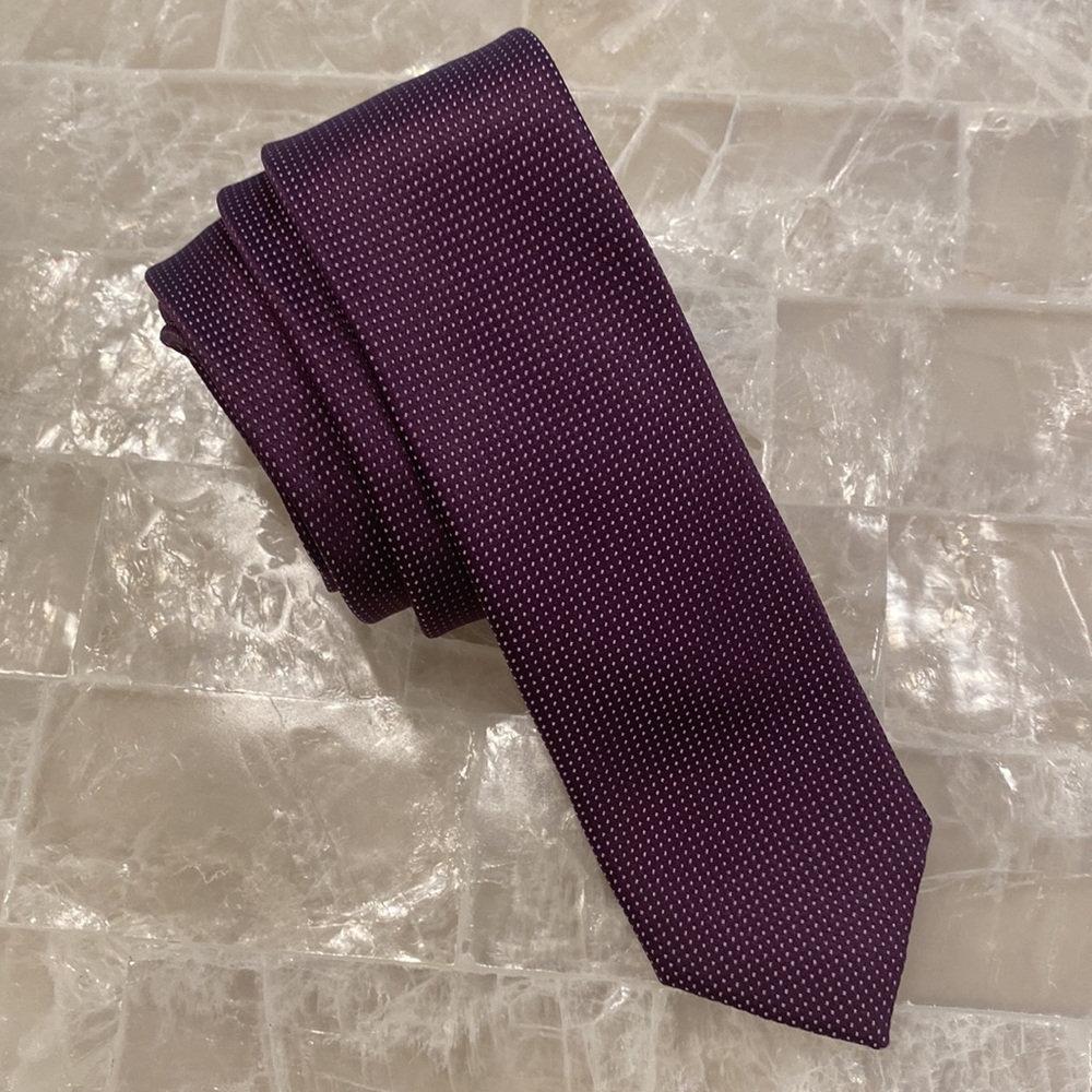 DKNY 100% silk tie with mini dots